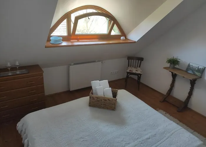 Deak Vendeghaz דירה *